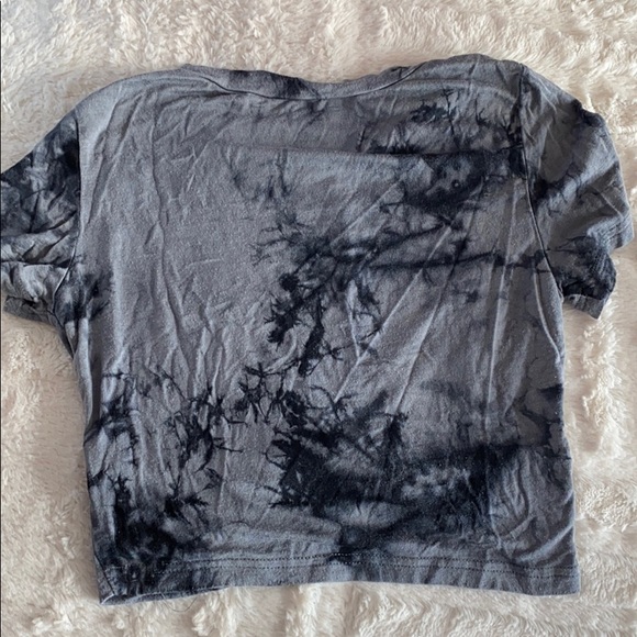 🌸3/$20 Tie dye crop top with knot - Picture 2 of 4